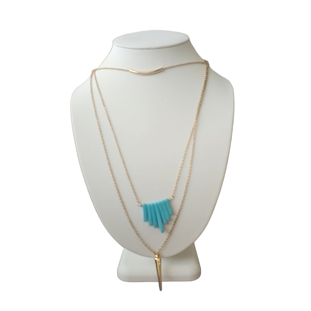 NWT Guess layered necklace, three layers of gold tone chains and turquoise